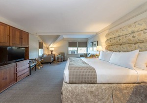 The Breakwater Inn and Spa