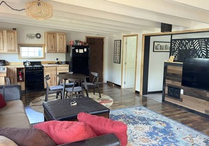 The Chillton #125- Cozy cabin steps to beach on quiet lane