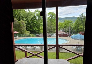 The Gold Eagle Cottage 11