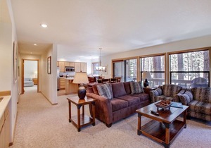The Ridge at Sunriver - Condo #31 - Access provided to onsite seasonal swimming pool & tennis facilities, year-round hot tub plus 4 bikes