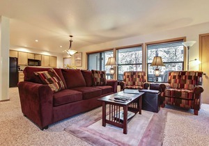 The Ridge at Sunriver - Condo #37 - Access provided to onsite seasonal swimming pool & tennis facilities, year-round hot tub plus 4 bikes