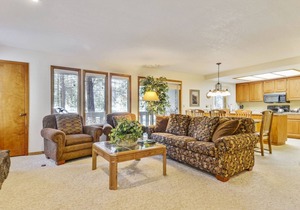 The Ridge at Sunriver - Condo #09 - Access provided to onsite seasonal swimming pool & tennis facilities, year-round hot tub plus 4 bikes