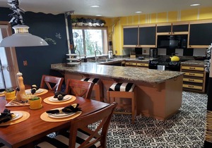 The Ridge at Sunriver - Condo #3 - Access provided to S.H.A.R.C. Aquatics Park. Only condos next door to S.H.A.R.C. Two minute walk to S.H.A.R.C. Facility. Private Ridge HOA Pool and Year Round Hot Tub Too! Includes 4 bikes.