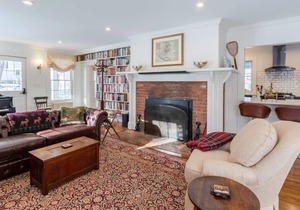 This house is a 2 bedroom(s), 2.5 bathrooms, located in Manchester, VT.