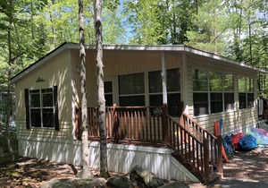 Three Bedroom Cottage in Point Sebago