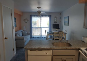 Two-level condo with balcony, AC, pool & dock - blocks to beach/Northside Park