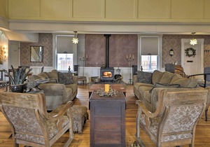 Unique Pet Friendly Home - 3 Mi to Dundee Wineries