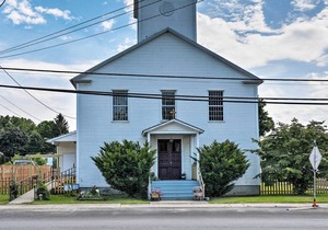 Unique Pet Friendly Home - 3 Mi to Dundee Wineries