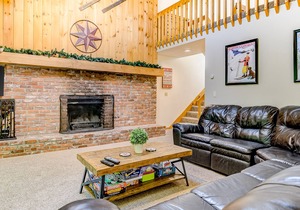 Updated Woodland Pines townhome w/river access, shared pool, free WiFi, deck