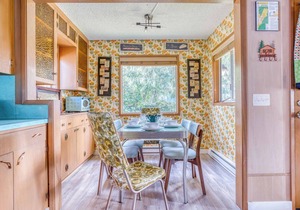 Updates Galore, Queen Suite, Pool Table, Hot Tub, Near Beach in Tierra del Mar!