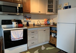 Walk to coffee shops/restaurants and much more!