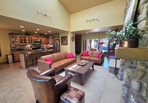 Wapato Point Halmalka Condo 502-B 2 Bed 2 Bath Sleeps 5-6, Close to Outdoor Pool