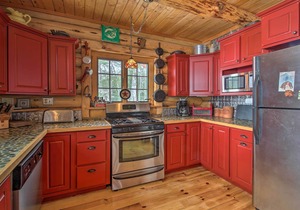 Waterfront Conway Lake Cabin w/ Deck & Fire Pit!