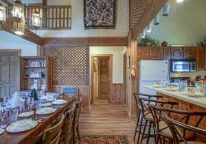 Whistlepunk #24: 4 Bedroom, 3 Bath: Slope Side, Wood Fireplace.