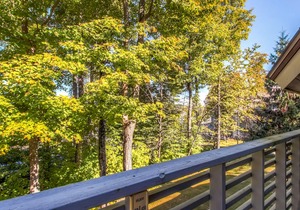Woods Resort Village 10 Cozy Killington Escape –1BR + Loft, Fireplace, Pool & Hot Tub Access