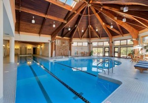 Woods V17 2-Bed & Loft with Fireplace, whirlpool tub, and sports center