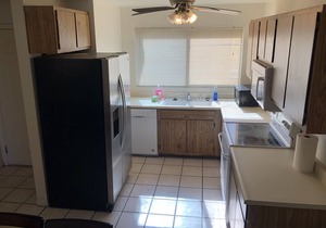 Y cozy two bedroom 2 bathroom close strip