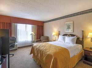 Clarion Inn | Fairmont