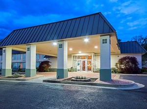 Clarion Inn | Fairmont
