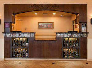 Vineyard Inn Suites | Penn Yan