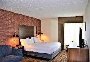Burrstone Inn Hotel | New Hartford