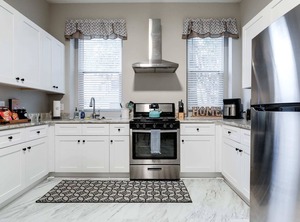 Located Carytown | Museum District