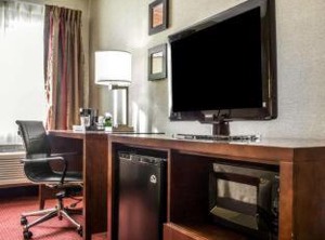 Clarion Pointe Jamestown Falconer | Jamestown
