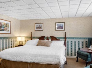Coachman Inn | Kittery