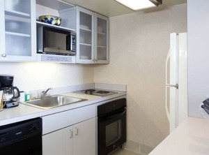 Sails Resort | Northeast Virginia Beach