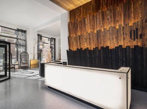 Glass Light Hotel Gallery Autograph | Downtown
