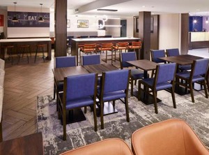 Hampton Inn Newark Airport | Newark