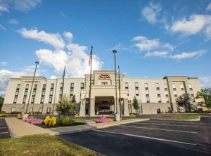 Hampton Inn Suites Tilton | Lochmere