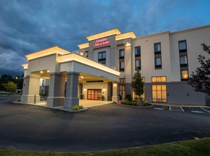 Hampton Inn Suites Tilton | Lochmere