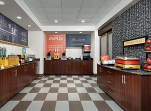 Hampton Inn Syracuse Clay | Bayberry