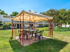 Howard Johnson | Colonie