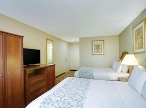 La Quinta Inn | Queens