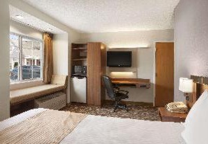 Microtel Inn | Latham