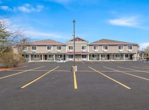 Red Roof Inn Falls George | Queensbury