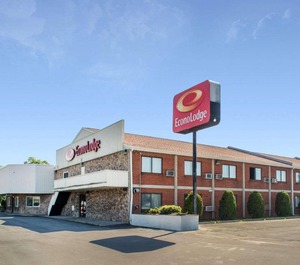 Econo Lodge Darien Lakes 