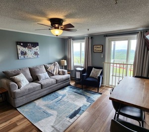 Mountain Lodge Snowshoe 