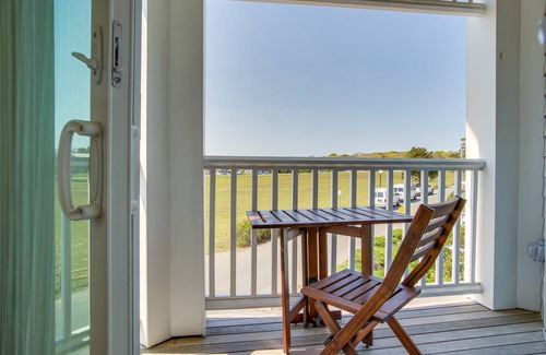 Oak Bluffs Apartment | 102 m² Apartment ∙ 2 bedrooms ∙ 4 guests