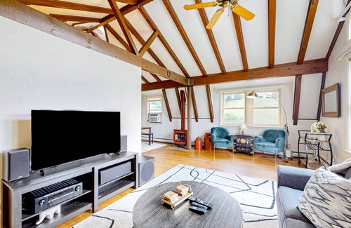 Clarendon House | 102 m² House ∙ 1 bedroom ∙ 4 guests