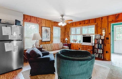 Poultney Cottage | 104 m² Cabin ∙ 2 bedrooms ∙ 6 guests