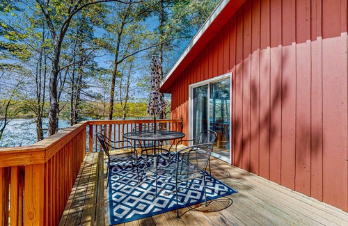 South Sanford House | 107 m² House ∙ 2 bedrooms ∙ 4 guests