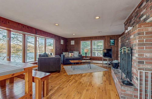 South Sanford House | 107 m² House ∙ 2 bedrooms ∙ 4 guests