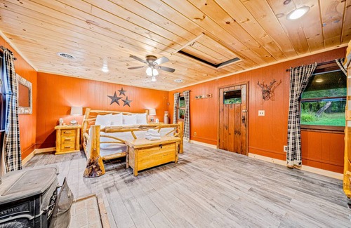 Olmstedville Cabin | 112 m² Cabin ∙ 3 bedrooms ∙ 6 guests