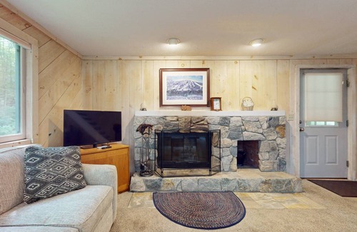 West Dover Cabin | 122 m² Cabin ∙ 3 bedrooms ∙ 8 guests