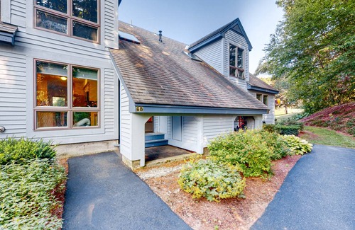 West Hartford Condo | 125 m² Condo ∙ 3 bedrooms ∙ 6 guests