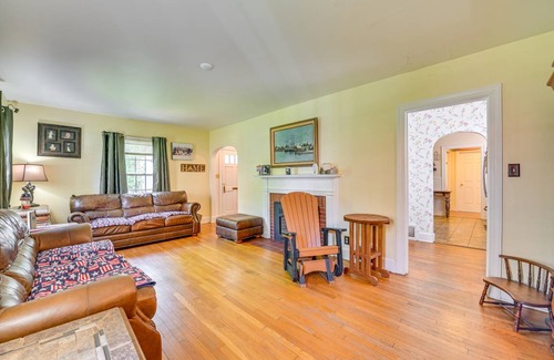 Gloversville Cottage | 131 m² Cabin ∙ 2 bedrooms ∙ 4 guests