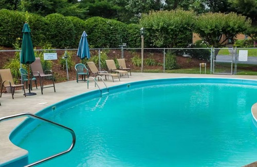 West Hartford House | 147 m² House ∙ 3 bedrooms ∙ 8 guests